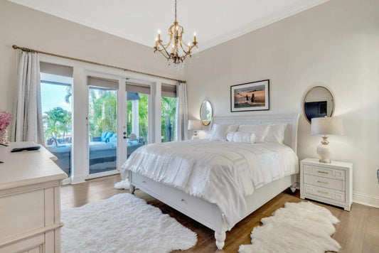 bed with sheets,